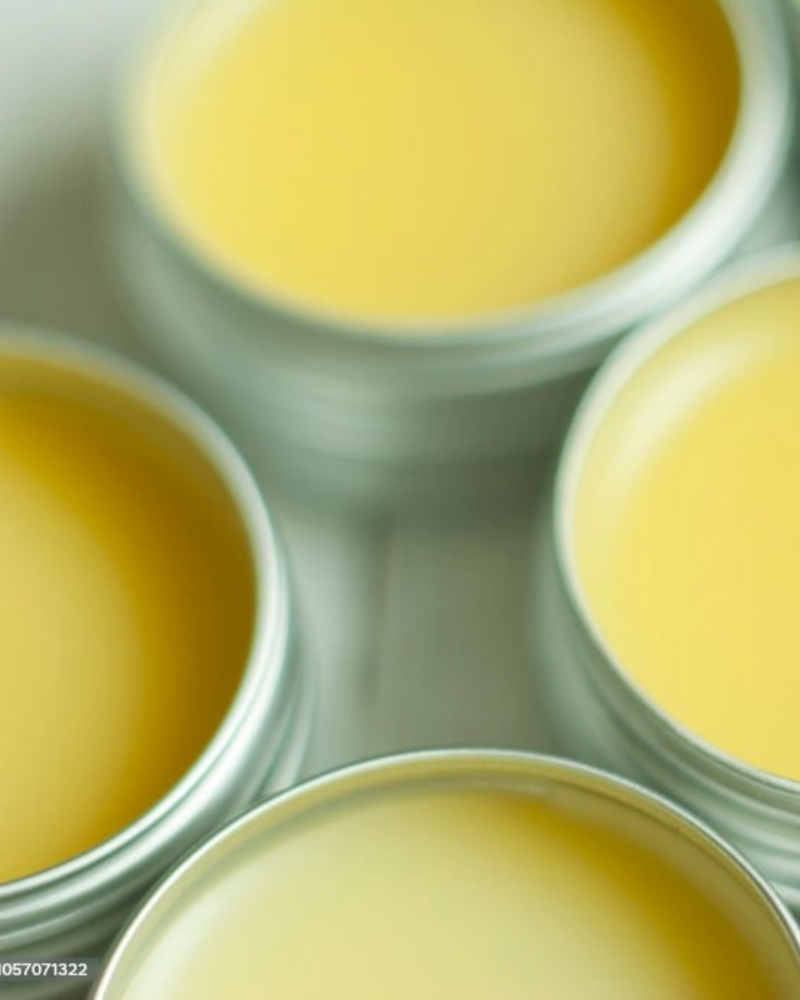 Experience the calming and pure ambiance of our Signature Beeswax Travel Candle. Hand-poured in small batches in Florida, it's made with 100% organic beeswax and lead-free wicks. Sourced from American beekeepers and triple-filtered, it emits a subtle honey scent and a warm, golden glow.